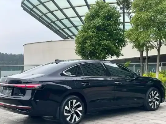 Volkswagen Passat 2025 (15200 км)