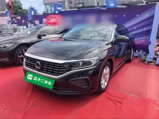 Volkswagen Passat 2025 (45100 км)