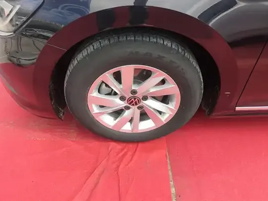 Volkswagen Passat 2025 (45100 км)