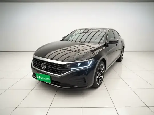 Volkswagen Passat 2025 (10500 км)