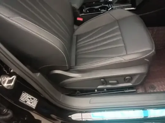 Volkswagen Passat 2025 (10500 км)