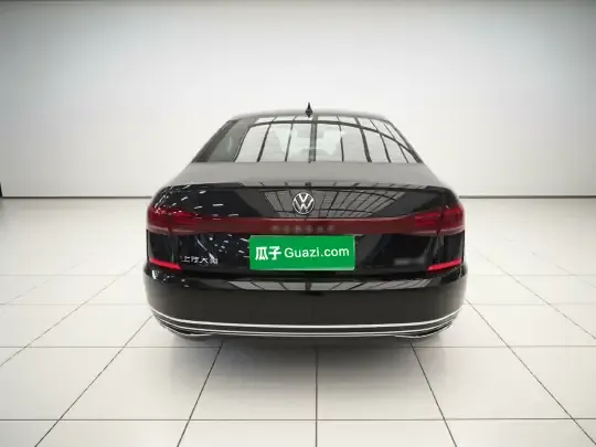 Volkswagen Passat 2025 (10500 км)