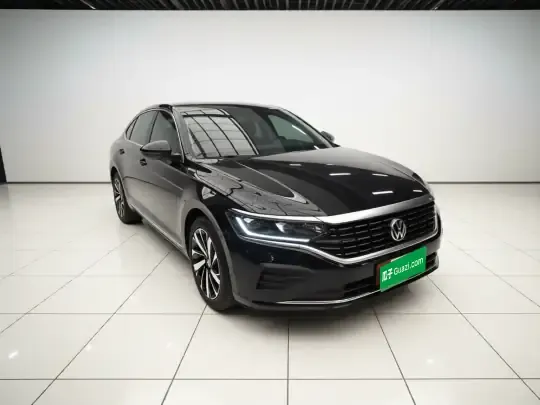 Volkswagen Passat 2025 (10500 км)