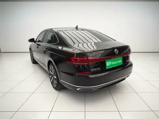 Volkswagen Passat 2025 (10500 км)