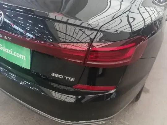 Volkswagen Passat 2025 (10500 км)