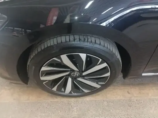 Volkswagen Passat 2025 (10500 км)
