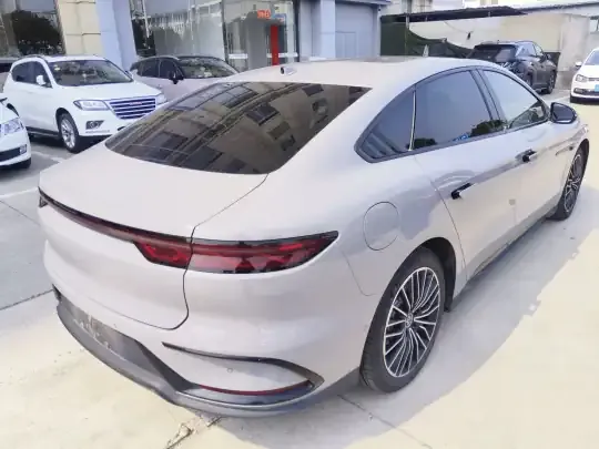 BYD Han 2025 (9100 км)