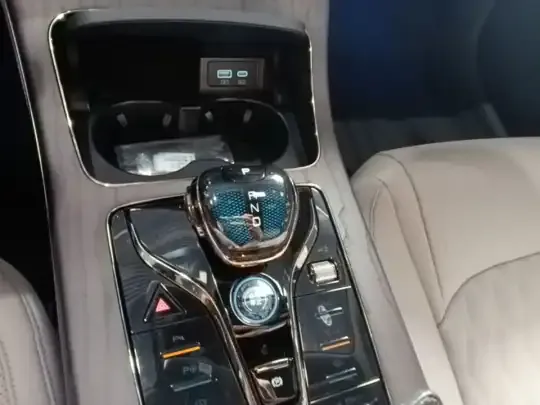 BYD Han 2025 (12400 км)