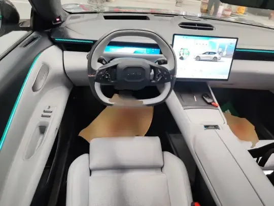 Lynk & Co Z10 2025 (12800 км)