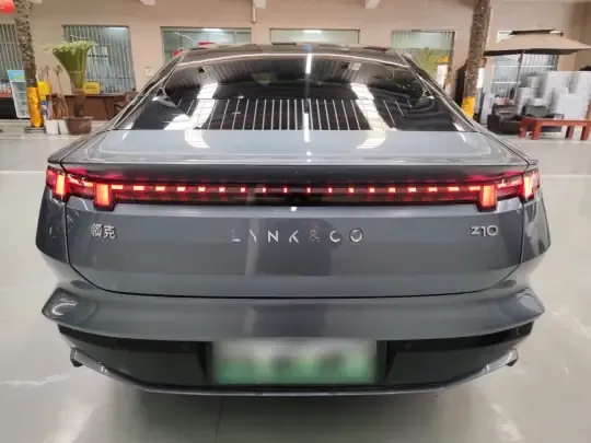 Lynk & Co Z10 2025 (12800 км)