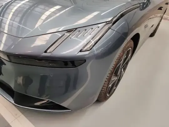 Lynk & Co Z10 2025 (12800 км)