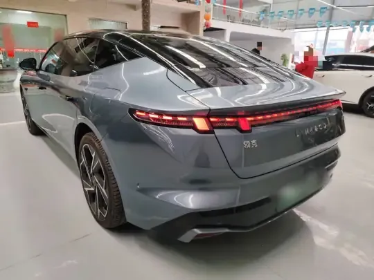 Lynk & Co Z10 2025 (12800 км)