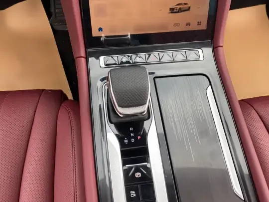Hongqi H5 2025 (8800 км)