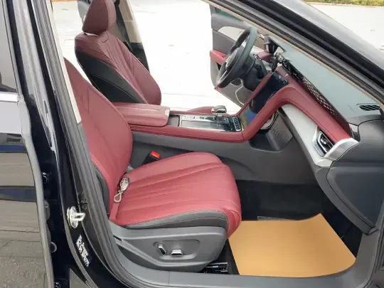 Hongqi H5 2025 (8800 км)