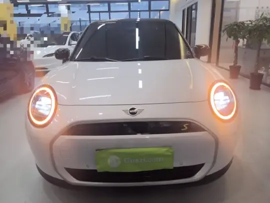 MINI Electric COOPER 2024 (11300 км)