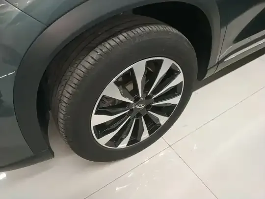 Chery Tiggo 8 PLUS 2025 (23300 км)