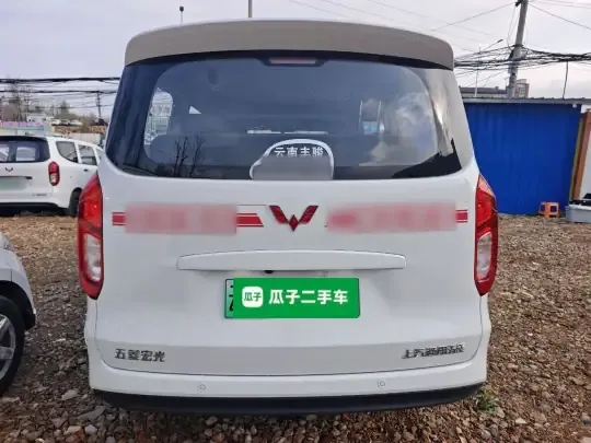 Wuling Hongguang New Energy 2025 (14200 км)