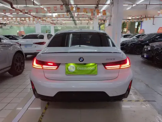 BMW 3 Series 2025 (10500 км)