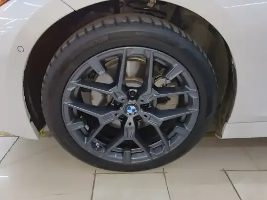 BMW 3 Series 2025 (10500 км)