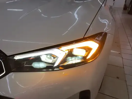BMW 3 Series 2025 (10500 км)