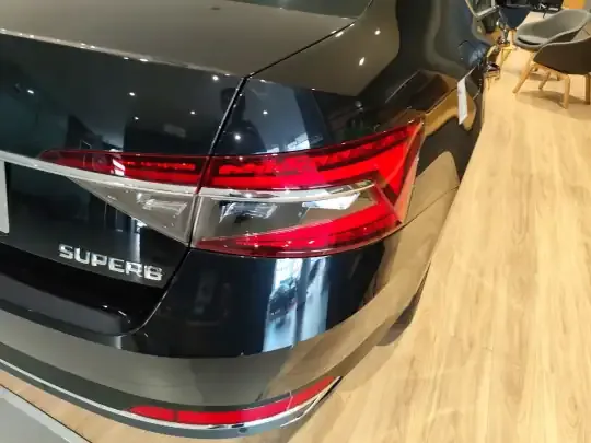 Skoda Superb 2025 (100 км)