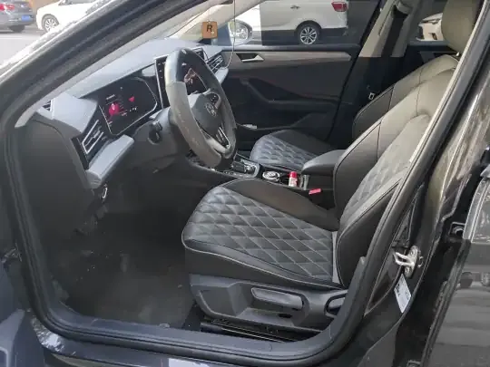 Volkswagen Sagitar 2025 (13200 км)
