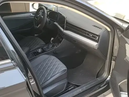 Volkswagen Sagitar 2025 (13200 км)