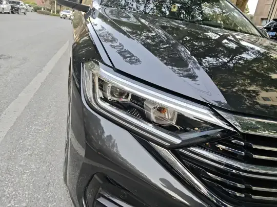 Volkswagen Sagitar 2025 (13200 км)