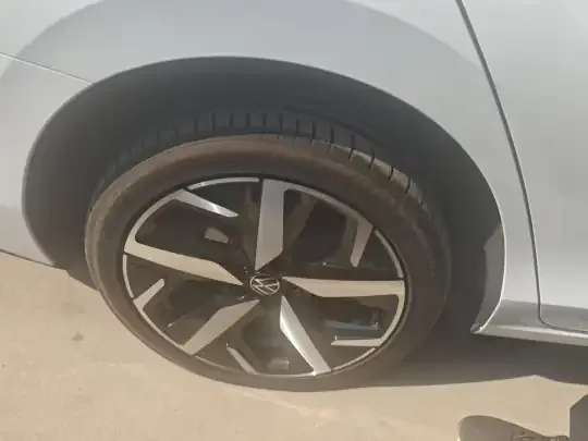 Volkswagen Lamando 2025 (2100 км)
