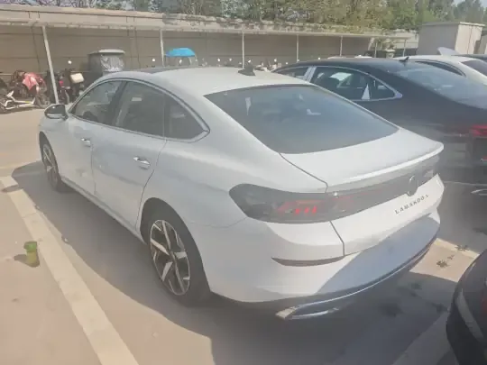 Volkswagen Lamando 2025 (2100 км)