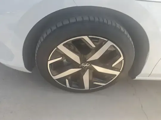 Volkswagen Lamando 2025 (2100 км)
