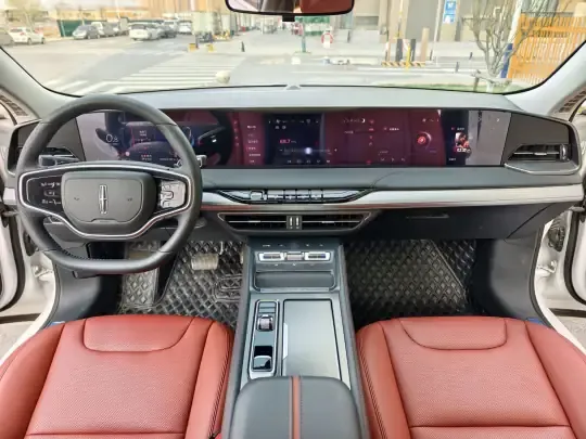 Lincoln Z 2025 (6700 км)