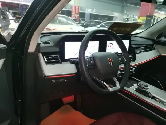 Hongqi HS5 2025 (3400 км)