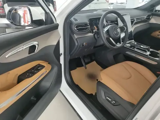 Bestune T90 2025 (900 км)