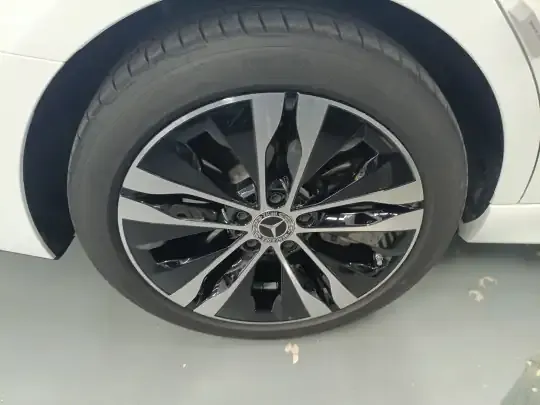 Mercedes-Benz C-Class New Energy 2025 (9800 км)