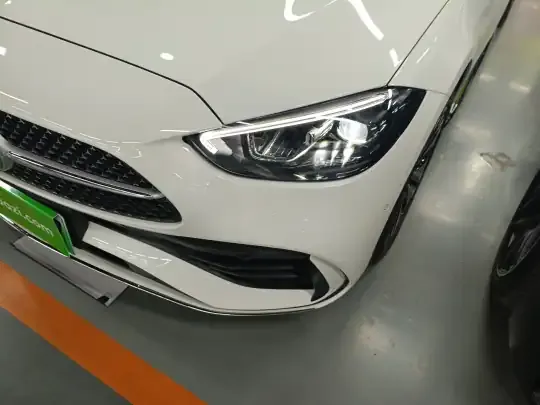 Mercedes-Benz C-Class New Energy 2025 (9800 км)