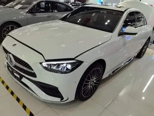 Mercedes-Benz C-Class 2025 (14100 км)