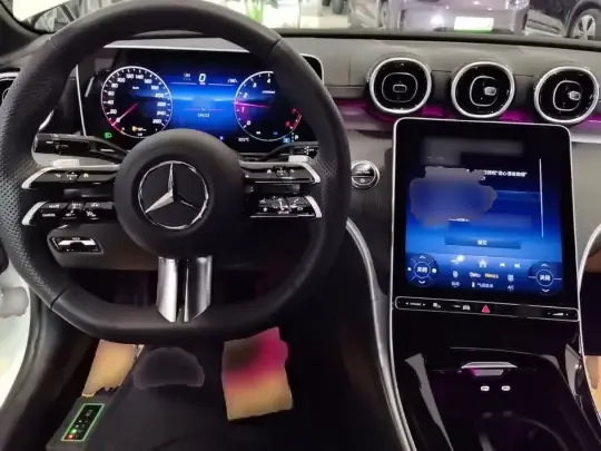 Mercedes-Benz C-Class 2025 (14100 км)