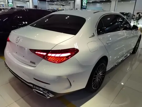 Mercedes-Benz C-Class 2025 (14100 км)