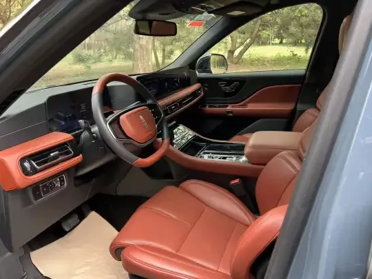 Lincoln Aviator 2024 (8300 км)