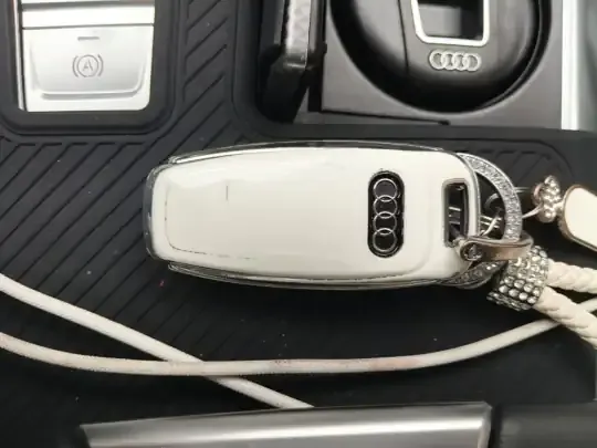 Audi A6L 2025 (18200 км)