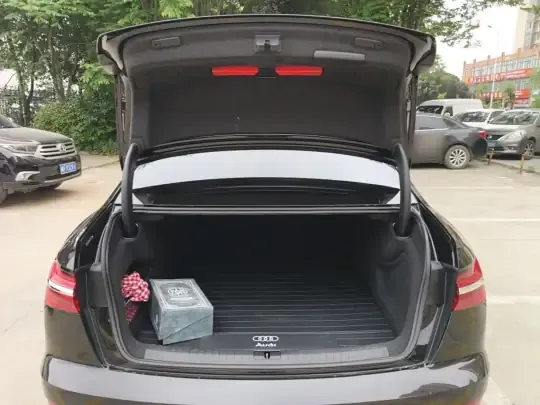 Audi A6L 2025 (18200 км)