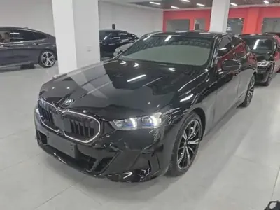 BMW 5 Series 2024 (8000 км)