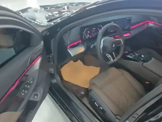 BMW 5 Series 2024 (8000 км)