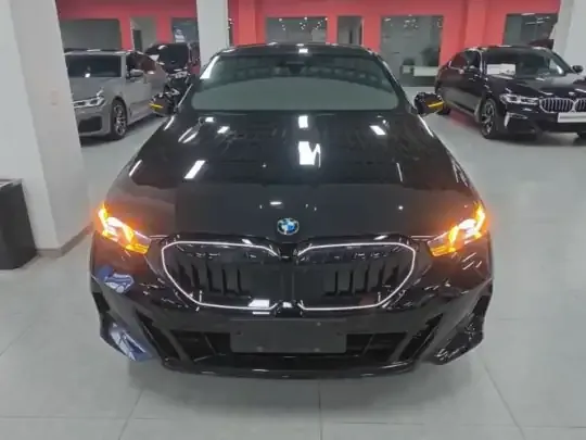 BMW 5 Series 2024 (8000 км)