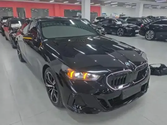 BMW 5 Series 2024 (8000 км)
