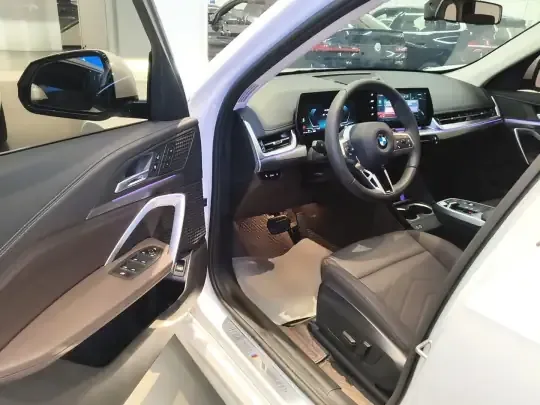 BMW X1 2024 (8100 км)