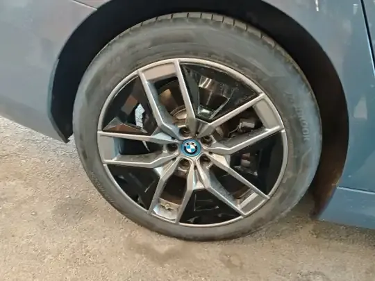 BMW i5 2025 (18800 км)