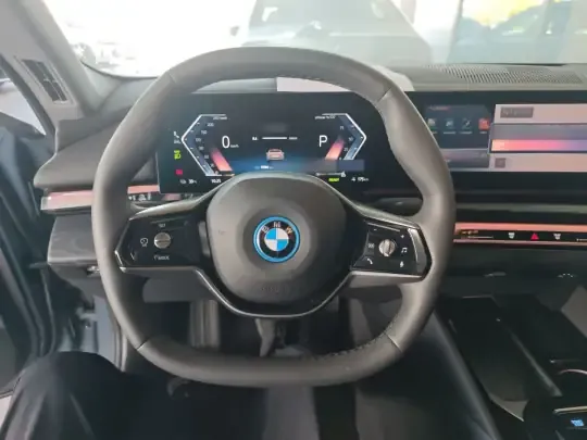 BMW i5 2025 (18800 км)