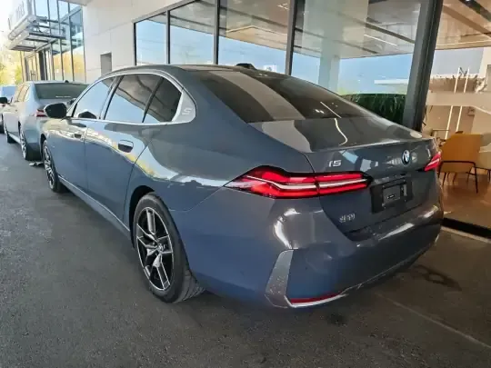 BMW i5 2025 (18800 км)